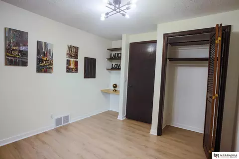 Bedroom - 802 Moore Dr, Bellevue, NE 68005 photo 11 of 12
