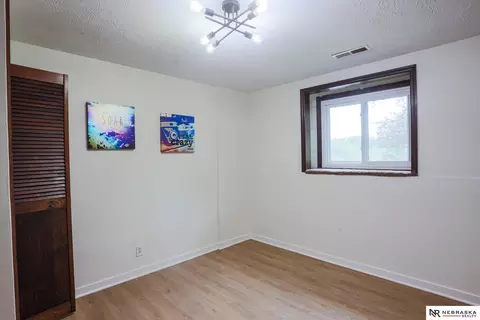 Bedroom - 802 Moore Dr, Bellevue, NE 68005 photo 9 of 12