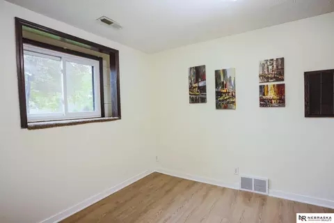 Bedroom - 802 Moore Dr, Bellevue, NE 68005 photo 10 of 12