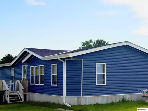 1031 Gordon Dr, Lincoln, NE 68522