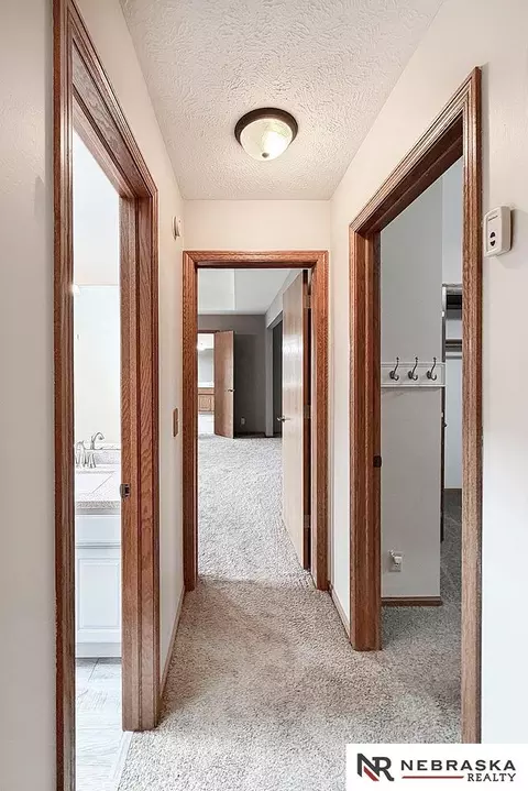 Entry Way - 14465 Patrick Ave, Omaha, NE 68116 photo 4 of 6