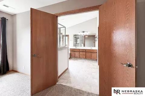 Entry Way - 14465 Patrick Ave, Omaha, NE 68116 photo 3 of 6