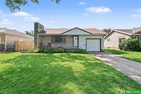 835 W 11th St, Fremont, NE 68025
