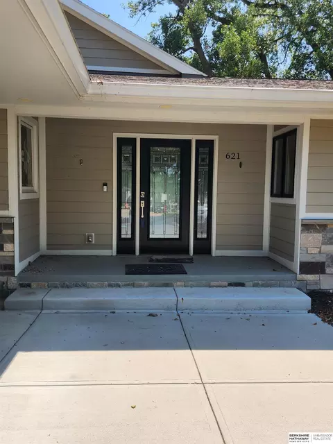 Exterior - 621 Riverside Dr, Waterloo, NE 68069 photo 3 of 6