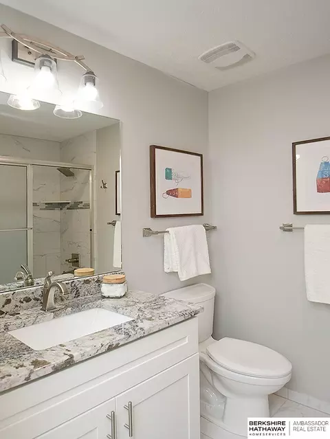 Bath - 621 Riverside Dr, Waterloo, NE 68069 photo 2 of 9