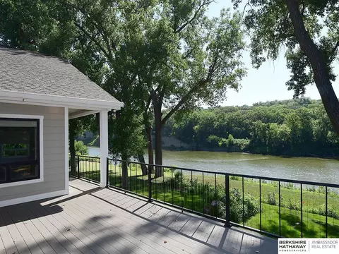 Exterior - 621 Riverside Dr, Waterloo, NE 68069 photo 4 of 6