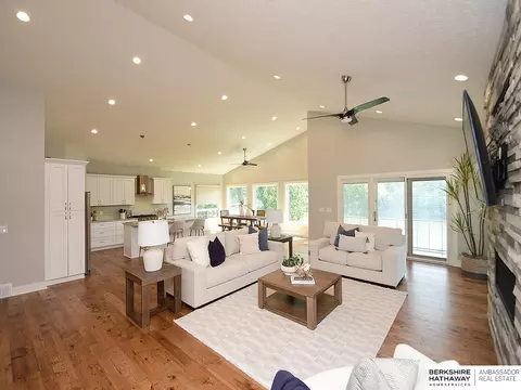 Living - 621 Riverside Dr, Waterloo, NE 68069 photo 7 of 8