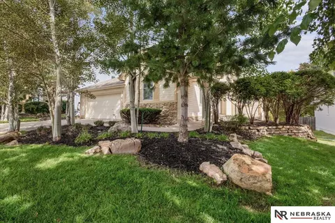 14866 Ogden St, Omaha, NE 68116