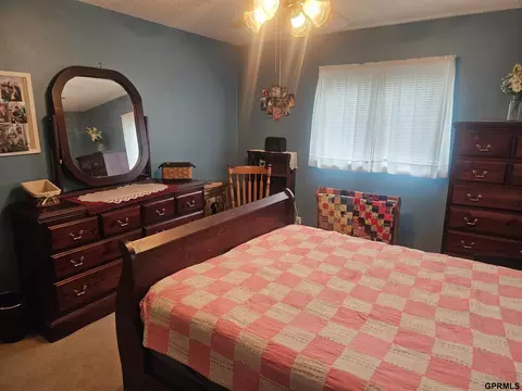 Bedroom - 315 N 7th St, Lyons, NE 68038 photo 2 of 5