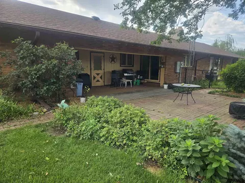 Exterior - 315 N 7th St, Lyons, NE 68038 photo 5 of 7