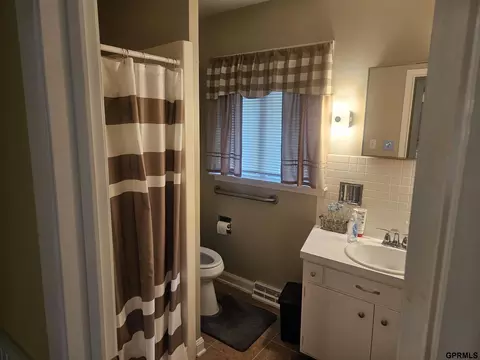 Bath - 315 N 7th St, Lyons, NE 68038 photo 1 of 3