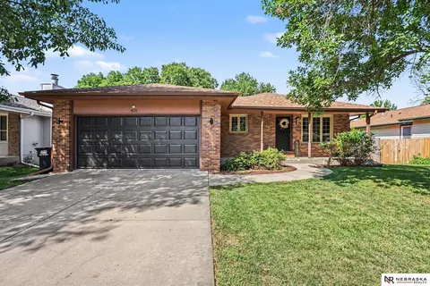 5531 Coyote Cir, Lincoln, NE 68516