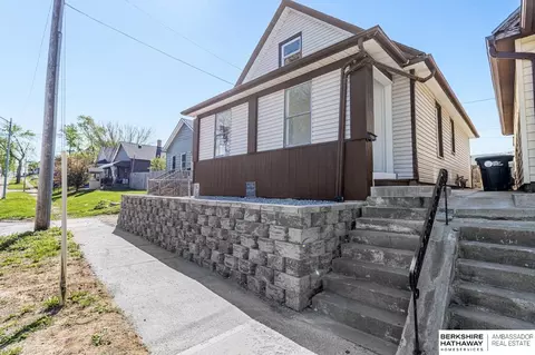 1211 Arbor St, Omaha, NE 68108