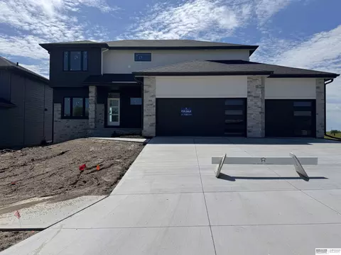 21313 Y St, Elkhorn, NE 68022