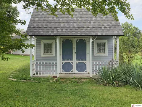 Exterior - 1907 Front St, Beatrice, NE 68310 photo 6 of 7