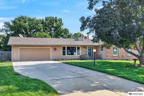 10320 Hilltop Rd, Omaha, NE 68134
