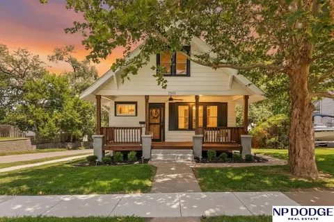 2501 Hanscom Blvd, Omaha, NE 68105
