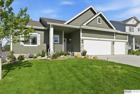 5520 N 181 St, Elkhorn, NE 68022