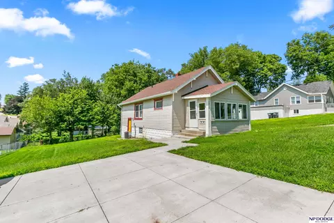 4812 N 45 St, Omaha, NE 68104