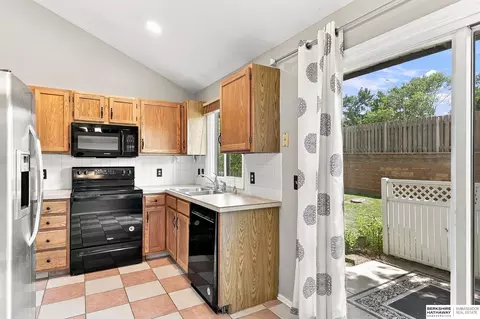 Kitchen - 13109 Patrick Cir, Omaha, NE 68164 photo 2 of 3