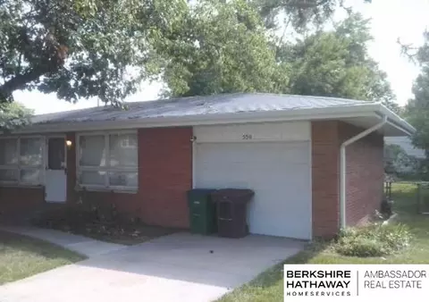 530 Brookside Dr, Lincoln, NE 68528