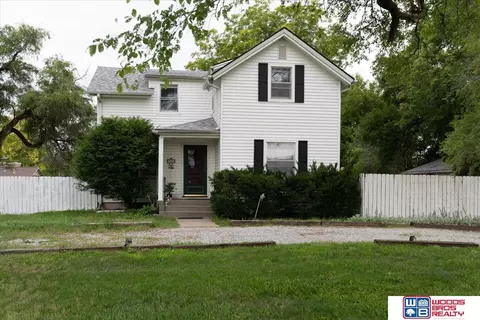 5625 Pioneers Blvd, Lincoln, NE 68516