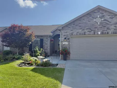 7673 Phares Dr, Lincoln, NE 68516