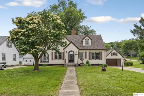 516 N 13th St, Tekamah, NE 68061