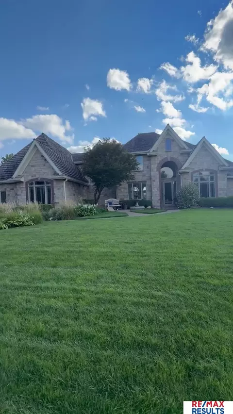 2114 S 190 Cir, Omaha, NE 68130