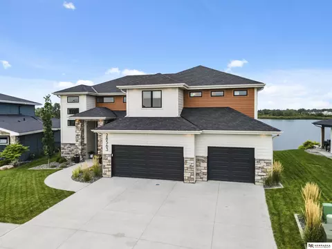 28563 Jessie Cir, Valley, NE 68064