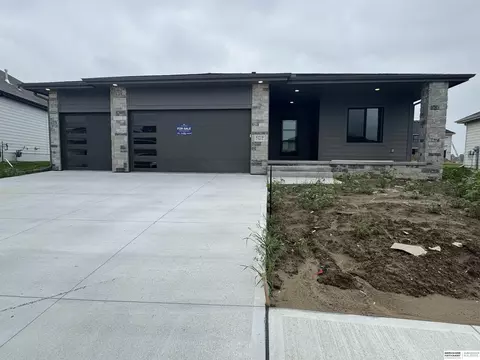 6219 N 209 St, Elkhorn, NE 68022
