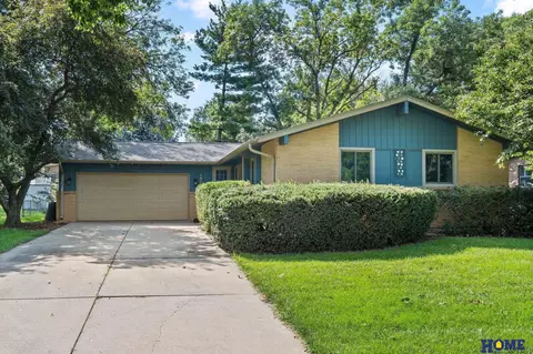 1608 Devoe Dr, Lincoln, NE 68506