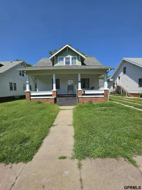 519 E 7th St, Hastings, NE 68901