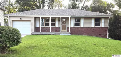 5012 S 94 St, Omaha, NE 68127