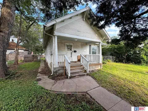 216 N 32nd St, Lincoln, NE 68503