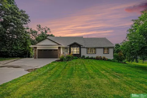 8529 S 25th St, Bellevue, NE 68147