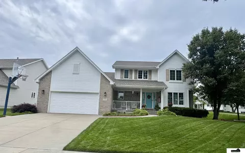 2545 Nancy Dr, Lincoln, NE 68507
