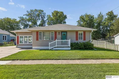 745 E 15th St, Fremont, NE 68025