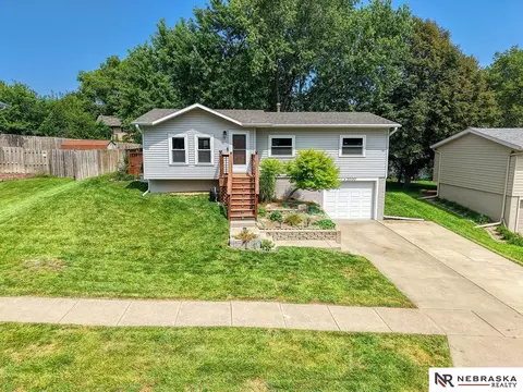 5030 W Thatcher Ln, Lincoln, NE 68528