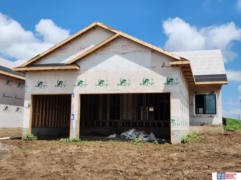 10740 Dominion Dr, Lincoln, NE 68527