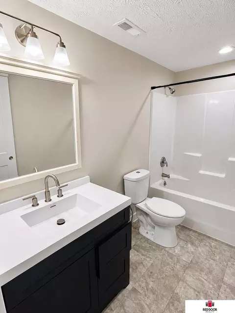 Bath - 1301 N 9th St, Beatrice, NE 68310 photo 3 of 3