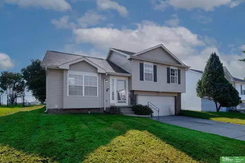 14409 S 27th St, Bellevue, NE 68123