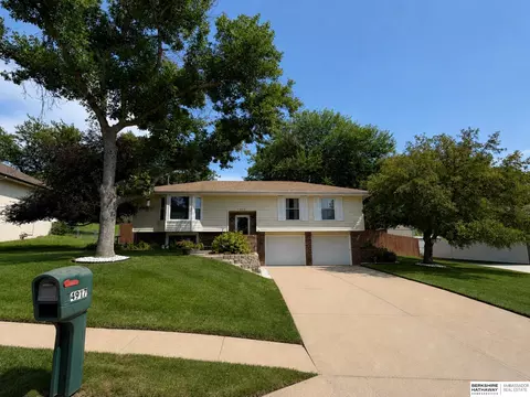 4917 N 106th St, Omaha, NE 68134