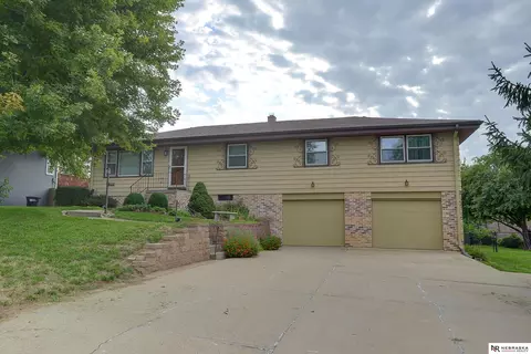 3313 N 207th St, Elkhorn, NE 68022