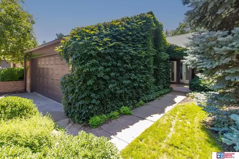 2523 Bishop Ln, Lincoln, NE 68502