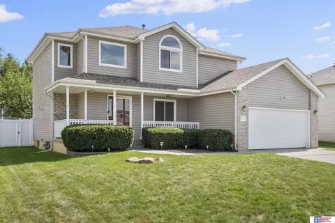 3257 Prairieview Dr, Lincoln, NE 68504