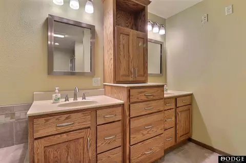 Bath - 1009 Howard St, Scribner, NE 68057 photo 2 of 3