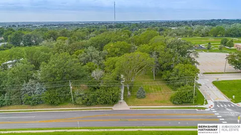 7952 S 25th St, Bellevue, NE 68147