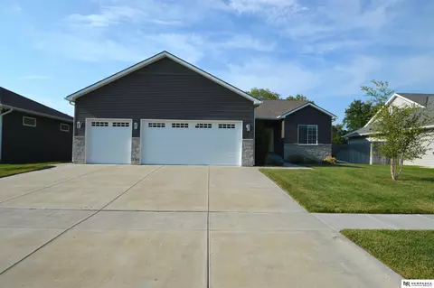 1304 Olivia Dr, Eagle, NE 68347