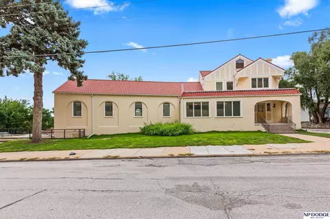 3205 Harney St, Omaha, NE 68131